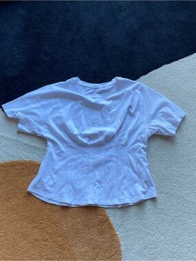 NWOT Good American White Short-Sleeve Tee - structured waist - Size 3/US L